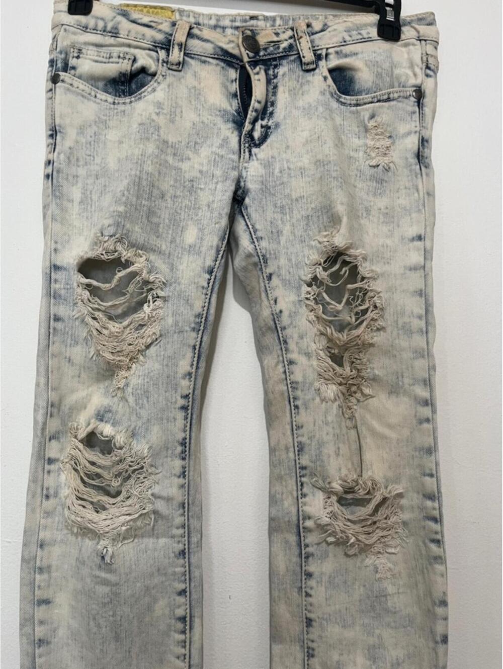 Machine: Men's Slim-Straight Wash Light Blue Denim - Heavily Distressed